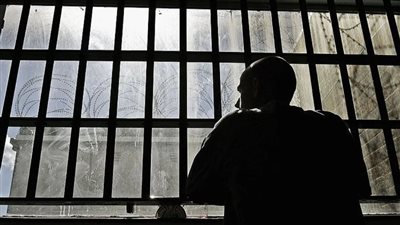 أسير فلسطيني للجارديان: السجون الإسرائيلية كانت جبهة ثانية للإبادة وحدّة التعذيب زادت في أكتوبر 2023