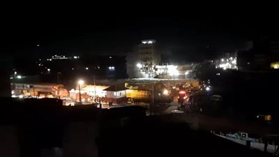 بعد خروج عجلتين من الجرار.. نجاح إعادة قطار دسوق - دمنهور إلى القضبان مرة أخرى | بث مباشر