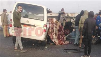 مصرع 5 أشخاص إثر تصادم سيارتين على طريق الإسماعيلية القاهرة الصحراوي | بث مباشر