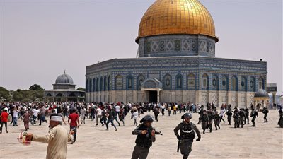 إسرائيل تتراجع عن فرض قيود عمرية على دخول الأقصى خوفا من غضب مسلمي القدس