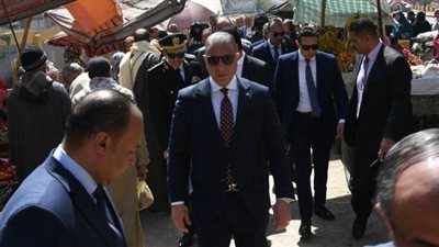 للقضاء على العشوائيات.. محافظ الفيوم يفتتح السوق اليومي الدائم