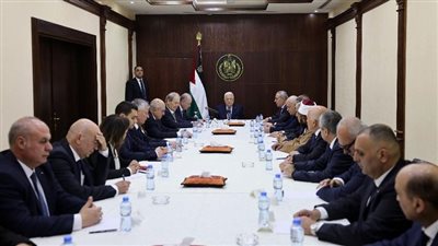الحكومة الفلسطينية الجديدة تؤدي اليمين الدستورية أمام عباس