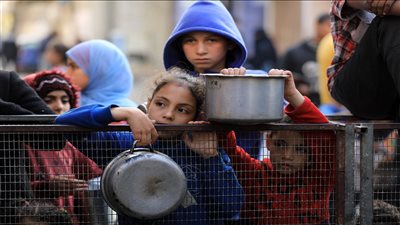 القطاع يحتاج لكل كسرة خبز.. ماذا يعني تعليق منظمة المطبخ العالمي جهودها في غزة؟