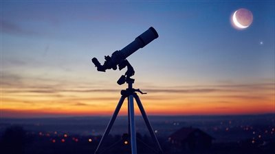 مرصد حلوان يستعد لاستطلاع هلال شهر شوال لإعلان موعد عيد الفطر 2024 | بث مباشر