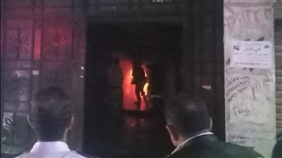 حريق داخل عقار بجوار البنك الأهلي بالقاهرة.. والحماية المدنية تسيطر