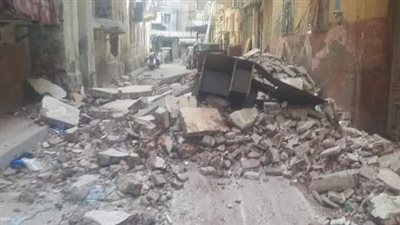 بعد انهيار أجزاء منه.. إعادة فتح طريق عقار الجمرك في الإسكندرية 