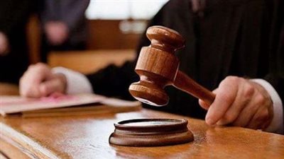 تأجيل محاكمة المتهمين بقتل شاب بعد خلاف على أجرة تاكسي بالفيوم | بث مباشر