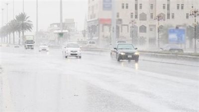 بعد الإمارات.. إنذار أحمر في السعودية تحذيرا من موجة أمطار غزيرة | بث مباشر