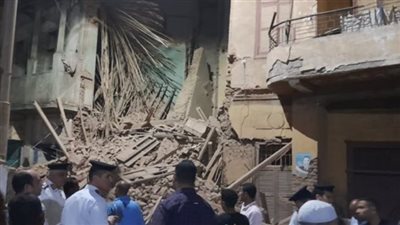 دون سكان.. انهيار جزء من عقار 3 طوابق ببولاق أبو العلا