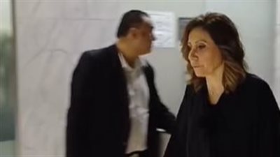 حضور وزيرة الثقافة وانفعال عبد الباسط حمودة.. أبرز لقطات عزاء زوجة أحمد عدوية