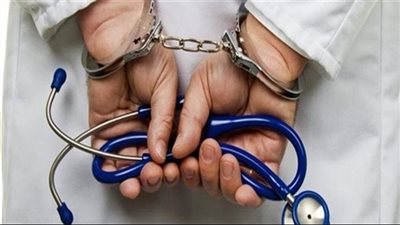 إحالة طبيب جراحة أورام للمحاكمة بسبب وفاة مريضة.. ومحامي الضحية يكشف التفاصيل