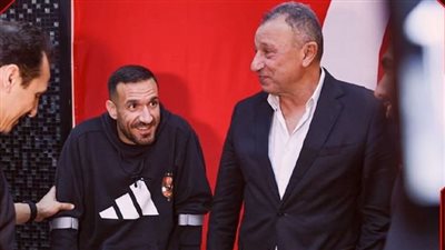 الخطيب يزور معلول بالمستشفى.. ويطمئن على حالته بعد جراحة وتر أكيلس 