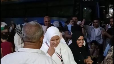 وديلي سلامي يا رايح للحرم.. أهالي السويس يودعون فوج حجاج الجمعيات الأهلية| بث مباشر 