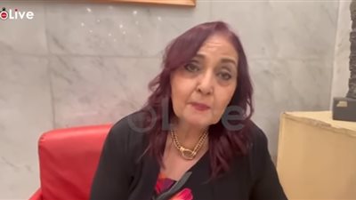 شقيقة رشدي أباظة عن تناوله للخمور: كانت موجودة في كل البيوت ومكنش فيه حد مبيشربش