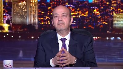 هخش أجيبك من الكنترول.. انفعال عمرو أديب على مخرج برنامجه بسبب صوت جمهور الأهلي | فيديو