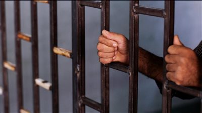 إحالة أصحاب محلات أسلحة ومواد صيد للجنايات بتهمة الحيازة للبيع بالمخالفة للقانون | بث مباشر