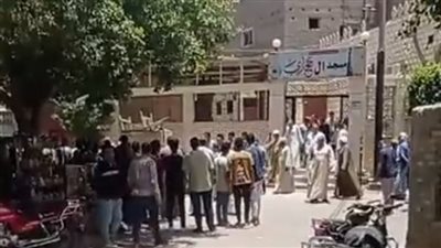 الكل في صدمة.. تشييع جثمان أب توفي بعد حفل زفاف ابنه بساعات في قنا| بث مباشر