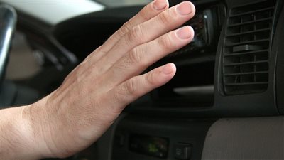 التكييف خنقه.. تفاصيل وفاة شاب ذهب للنوم داخل سيارته خلال فترة تخفيف الأحمال| بث مباشر 