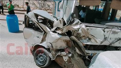 سقوط أتوبيس من أعلى كوبري بالتجمع.. وتهشيم عدد من السيارات | صور 