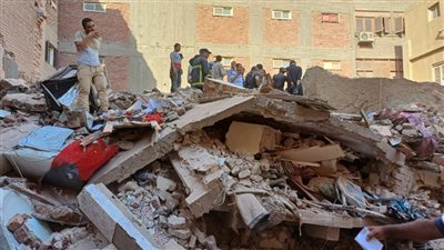 مصرع 3 أشخاص وإصابة 8 آخرين إثر انهيار منزل في أسيوط | بث مباشر
