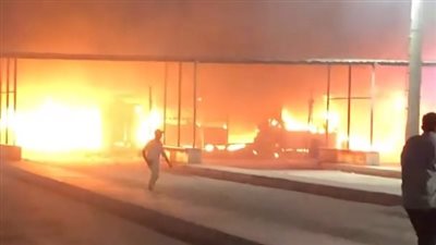 السيطرة على حريق في 5 باكيات بموقف السلام بالقاهرة
