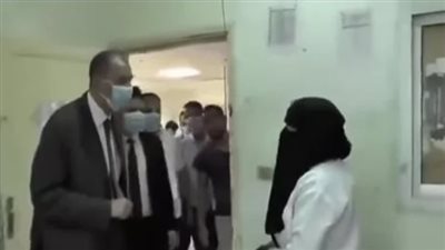 تطبق القوانين.. أطباء سوهاج يتقدمون باستقالتهم اعتراضا على واقعة تعنيف طبيبة المراغة | بث مباشر