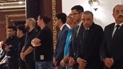 أشرف زكي والمخرج خالد جلال أبرز الحضور في عزاء تامر ضيائي بمسجد الشرطة | بث مباشر