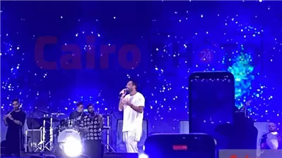 أبرز لقطات حفل رامي جمال في مهرجان العلمين | قدّم موهبة من كورال فرقته.. وأهدى أغنية لزوجته