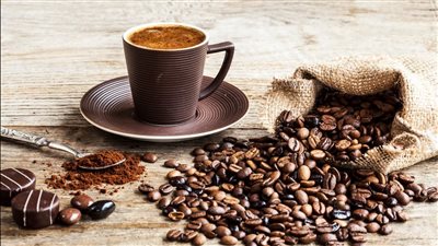 دراسة تؤكد أن شرب القهوة باعتدال يعزز الصحة العقلية للإنسان.. ما القصة؟