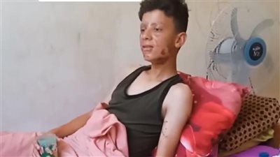 صوت وموهبة..يوسف صغير فلسطيني يعول أسرته كسر الاحتلال حلمه بلعب كرة القدم والغناء: كنت هسافر مع المنتخب