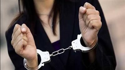 نسيت إنها مطلوبة.. القبض على سلوفاكية خلال وجودها بإحدى الحفلات