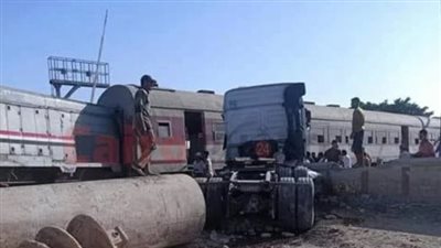 إصابة 4 أشخاص.. تفاصيل حادث تصادم قطارين في الإسكندرية