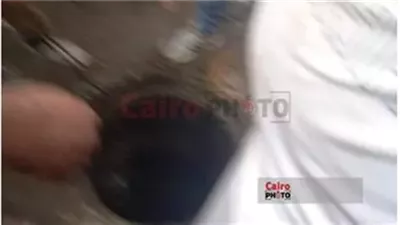غلق بالوعة تسببت في حادث سير بعد توثيق شاب للواقعة 