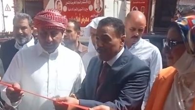 تخفيضات تصل لـ25%.. محافظ مطروح يفتتح معرض أهلا مدارس وسط إقبال المواطنين| بث مباشر 