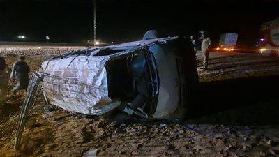 انقلاب سيارة ميكروباص في ترعة بناحية جهينة بسوهاج