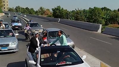 زفة بالطبل البلدي وسيارة مكشوفة.. احتفالات أهالي قنا لاستقبال البطلة البارالمبية صفاء النجار| بث مباشر 