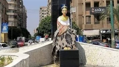 محافظة المنيا تُزيل تمثال رأس نفرتيتي المشوه من أحد الميادين| بث مباشر 