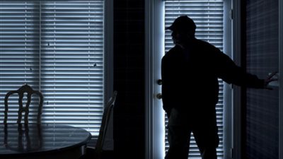 لصوص يستولون على 800 ألف جنيه وكاميرات المراقبة من شركة النيل للنقل بالعجوزة