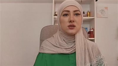 ساعدوني أشوف ولادي.. أجنبية تستغيث من زوجها المصري
