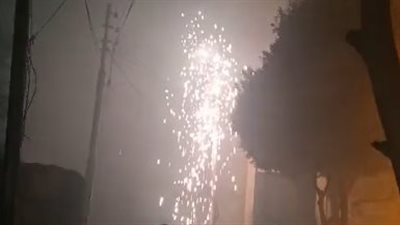 اندلاع حريق في عمود كهربائي بمنشية البكاري بالجيزة | صور