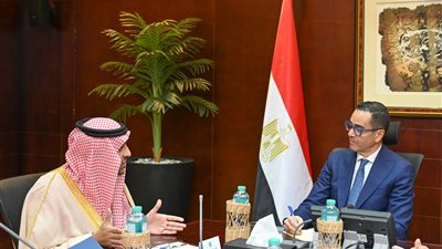وزير الاستثمار يلتقي وكيل هيئة التجارة الخارجية السعودية لبحث سبل التعاون المشترك
