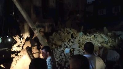 انهيار منزل مكون من طابقين في قنا