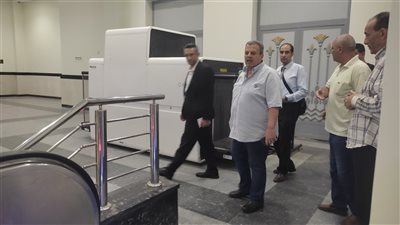 رئيس هيئة السكة الحديد يتابع توافد السياح على محطة بشتيل الجديدة