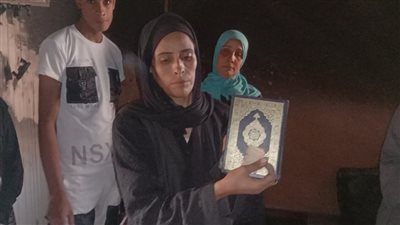 لم يتبق إلا المصحف وسجادة الصلاة.. أرملة تعول 5 أبناء في سوهاج تستغيث: حريق التهم شقتي بالكامل| صور