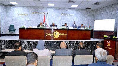 محافظ سوهاج يوجه بتيسير الإجراءات أمام الراغبين في التصالح على مخالفات البناء