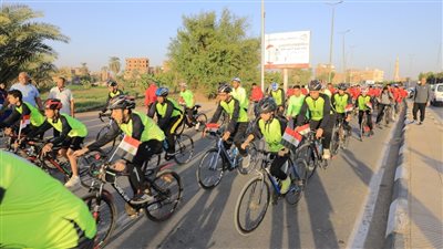 محافظ سوهاج يطلق شارة بدء ماراثون الدراجات بالتعاون مع الشباب والرياضة
