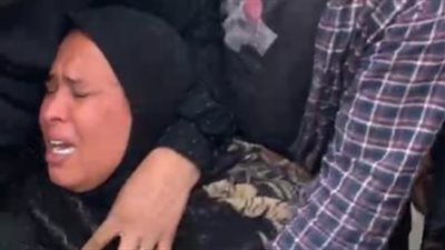 والدة طالب بورسعيد المقتول على يد زميله: راح المدرسة بالمطواة عشان يخلص عليه| بث مباشر 