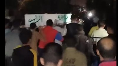 المئات من أهالي بورسعيد يشيعون جثمان الطالب ضحية زميله| بث مباشر 