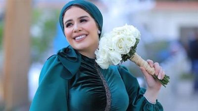 صور فساتين سواريه صك وA-Line.. موديلات عصرية مستوحاة من إطلالات النجوم