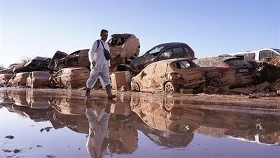 إجلاء آلاف السكان من بعض المدن الإسبانية بالتزامن مع تحذيرات حول تكرار الفيضانات الكارثية 
